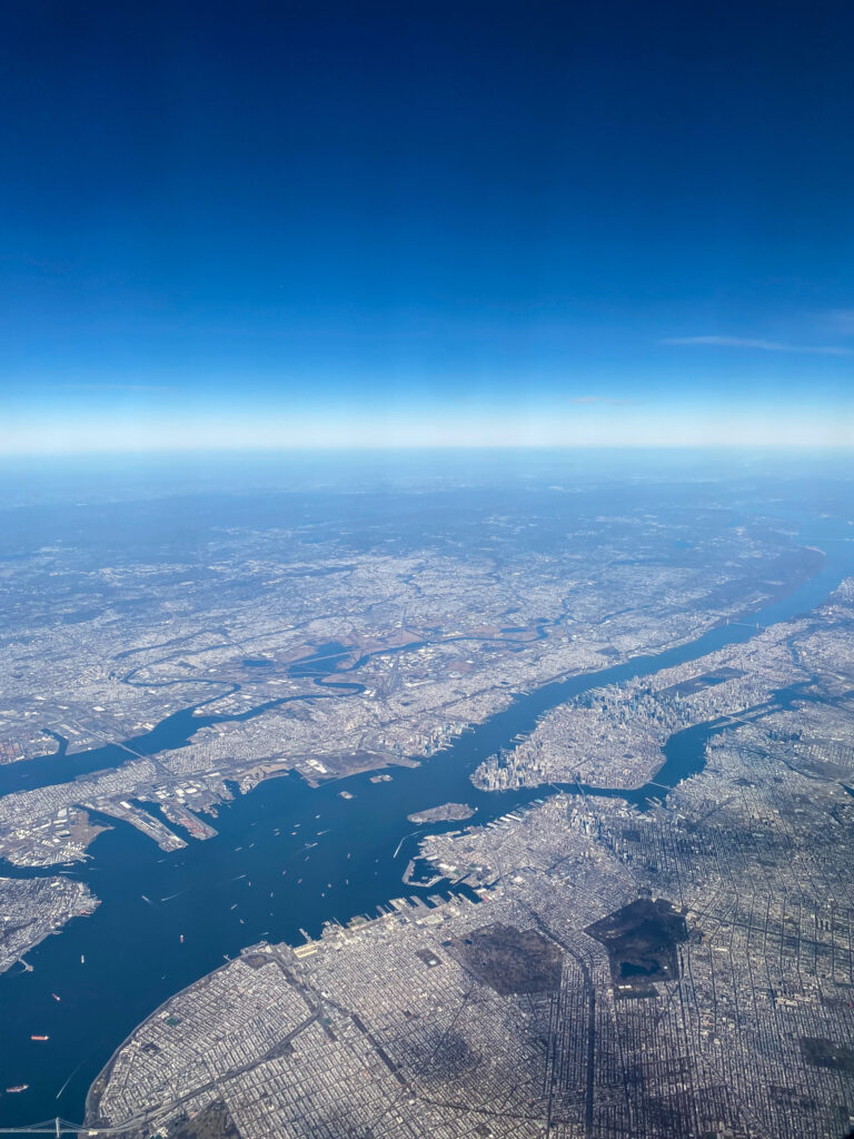 How to Deal with Unexpected Travel Issues Astonished Abroad